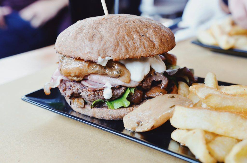 Hamburger autunnale. Herba Monstrum Brewery via Ettore Monti, 29, 23851 in zona Ponte Azzone Visconti Lecco.