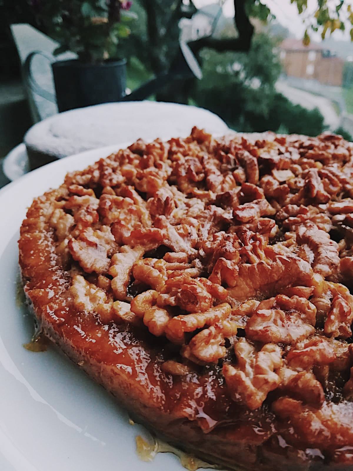 Crostata alle noci. Domenica aperti anche a pranzo, dalle 11 all'1 con orario continuato. Herba Monstrum Brewery via Ettore Monti, 29, 23851 in zona Ponte Azzone Visconti Lecco.